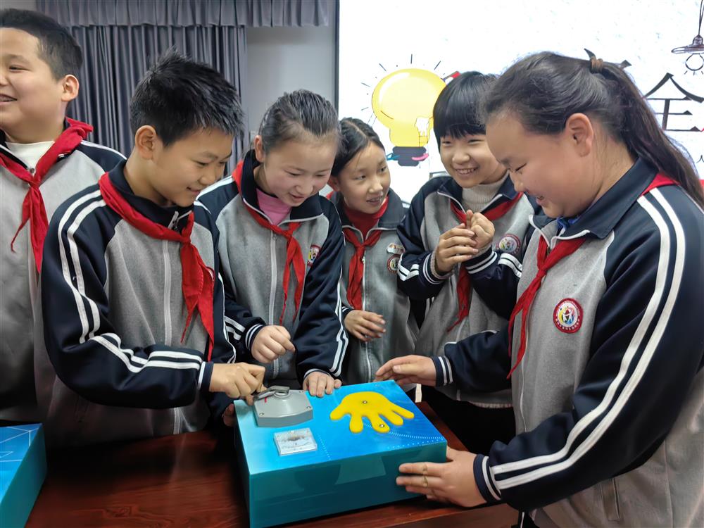 復(fù)興區(qū)鐵路小學(xué) 用電安全進(jìn)校園，點(diǎn)亮開(kāi)學(xué)季